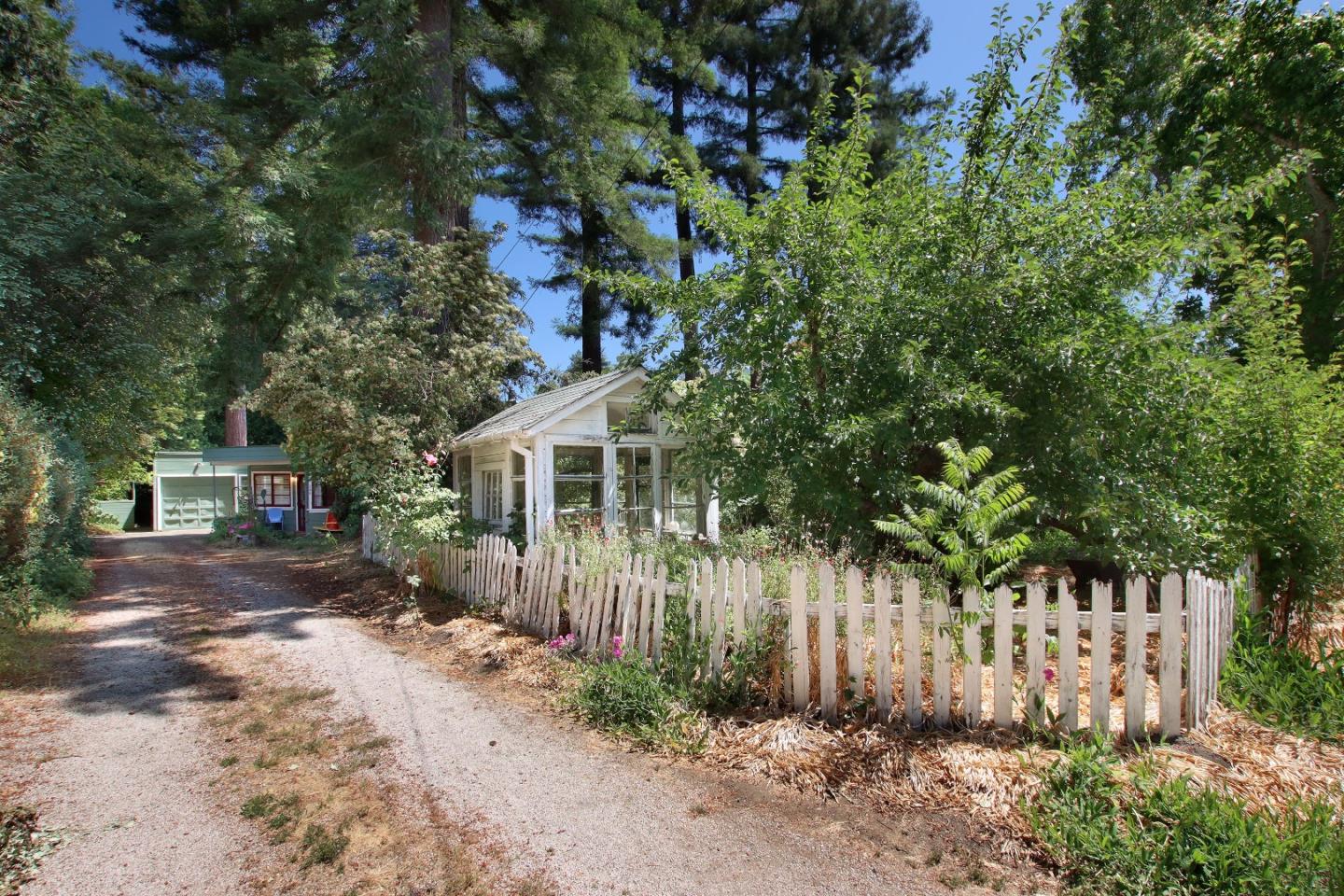 Detail Gallery Image 3 of 29 For 324 Laurel Dr, Felton,  CA 95018 - 2 Beds | 1 Baths