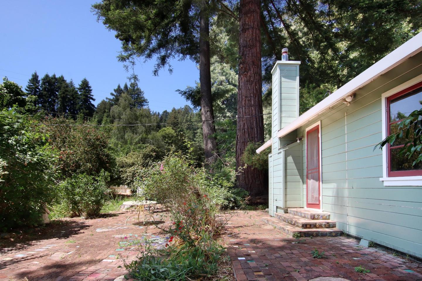 Detail Gallery Image 4 of 29 For 324 Laurel Dr, Felton,  CA 95018 - 2 Beds | 1 Baths