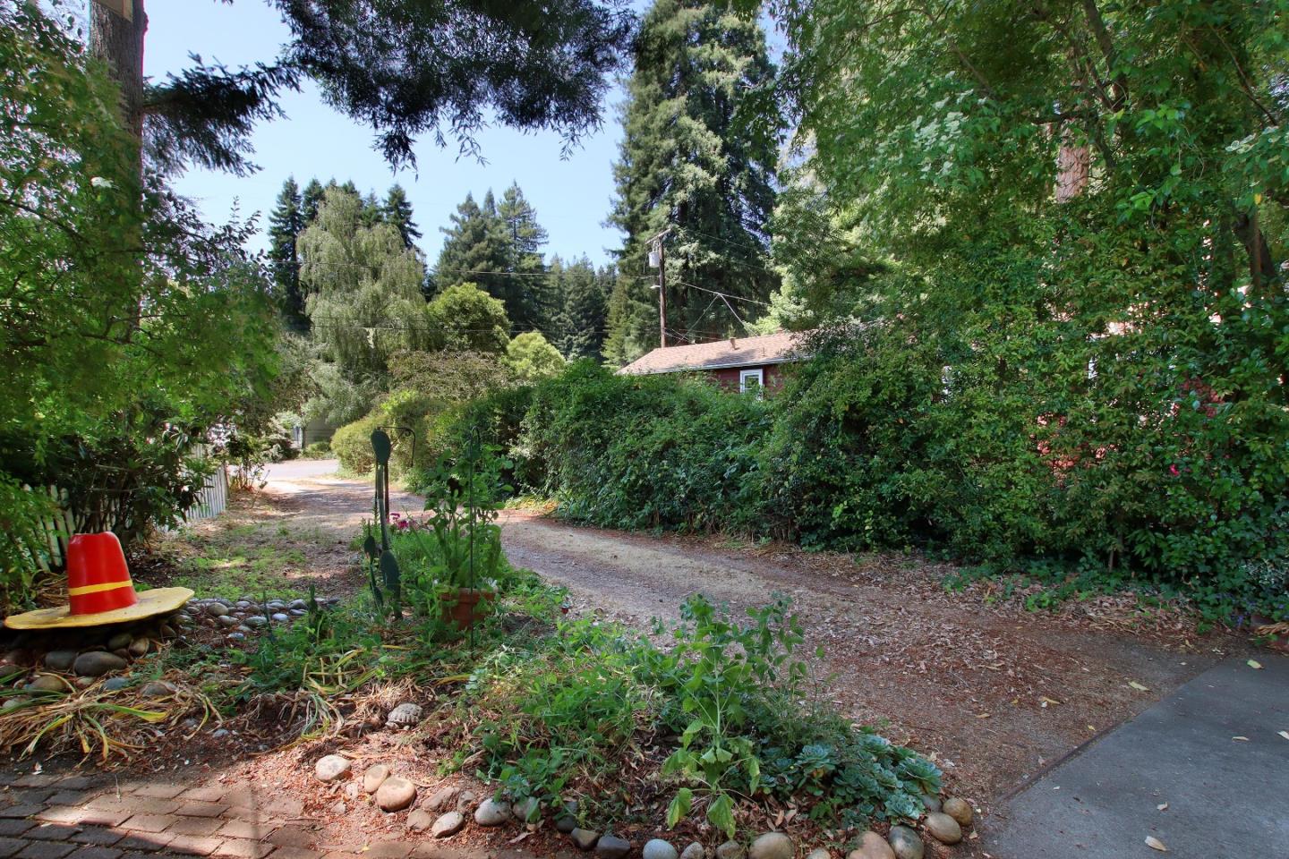 Detail Gallery Image 7 of 29 For 324 Laurel Dr, Felton,  CA 95018 - 2 Beds | 1 Baths