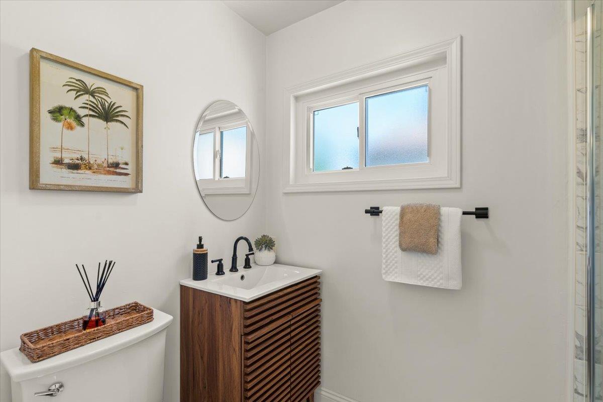 Detail Gallery Image 13 of 35 For 405 Bradley Ave, San Jose,  CA 95128 - 4 Beds | 2 Baths