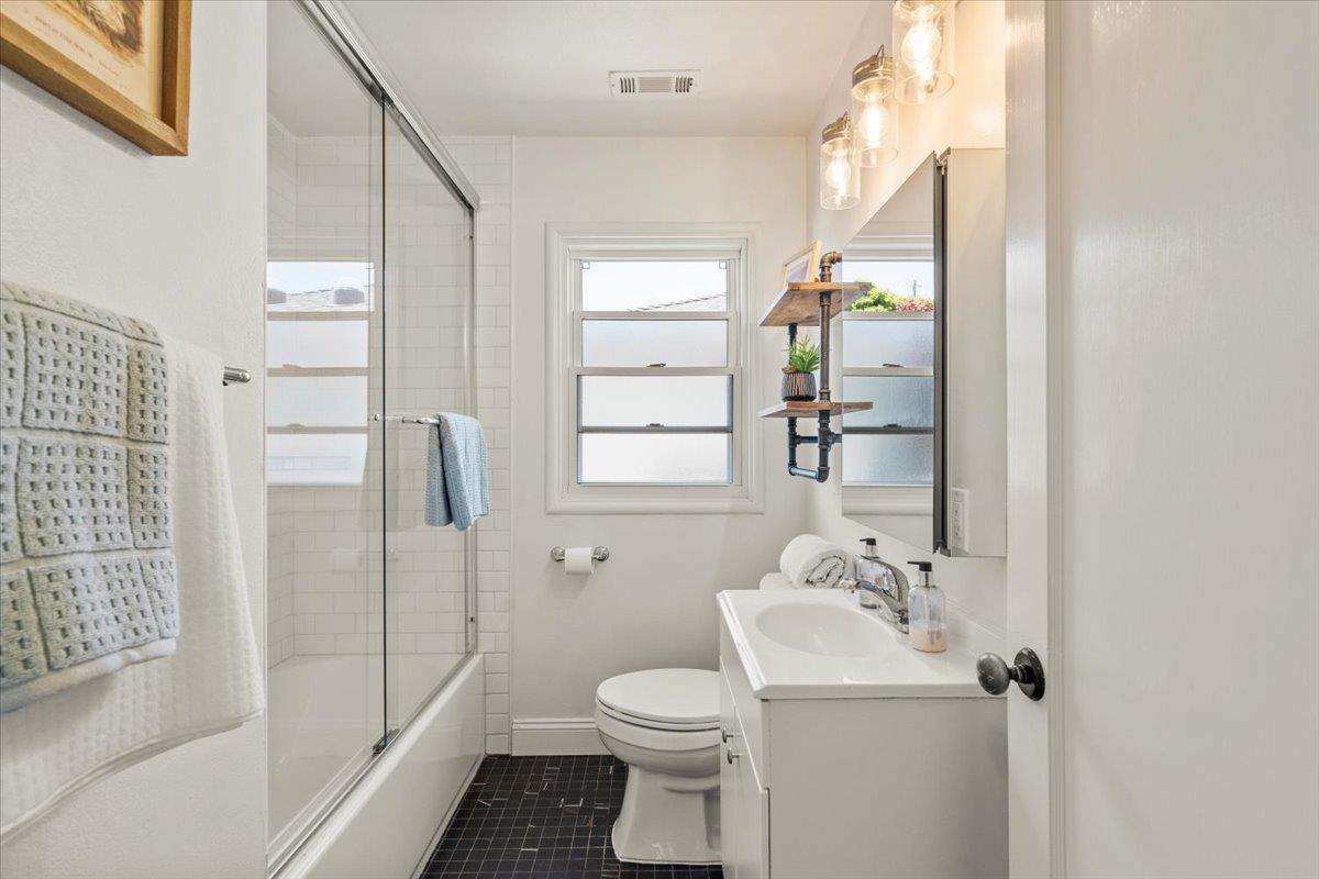 Detail Gallery Image 21 of 35 For 405 Bradley Ave, San Jose,  CA 95128 - 4 Beds | 2 Baths