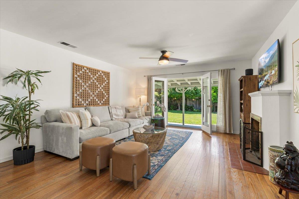 Detail Gallery Image 3 of 35 For 405 Bradley Ave, San Jose,  CA 95128 - 4 Beds | 2 Baths