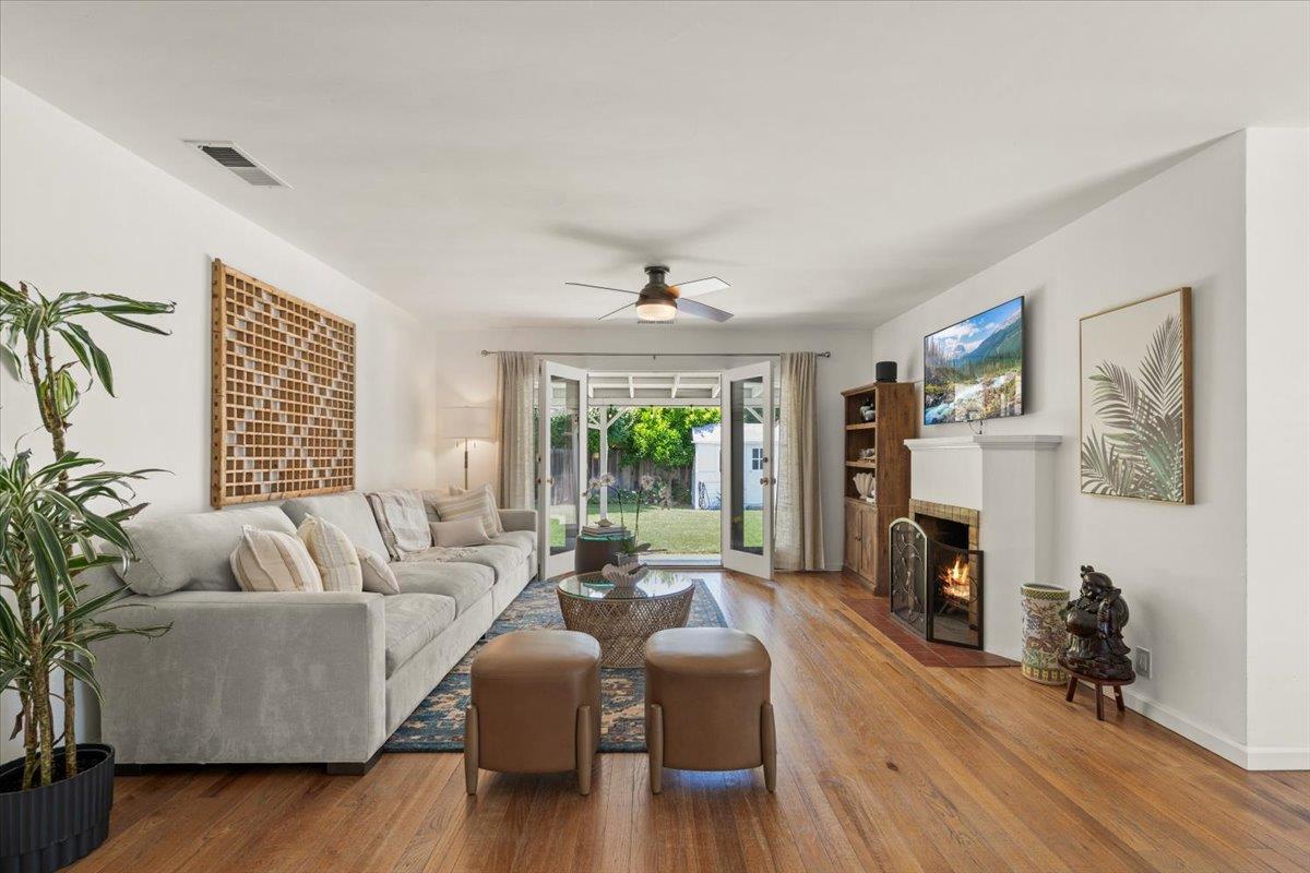 Detail Gallery Image 4 of 35 For 405 Bradley Ave, San Jose,  CA 95128 - 4 Beds | 2 Baths