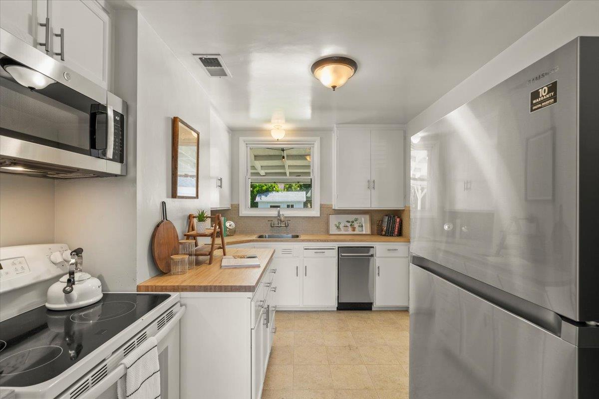 Detail Gallery Image 9 of 35 For 405 Bradley Ave, San Jose,  CA 95128 - 4 Beds | 2 Baths