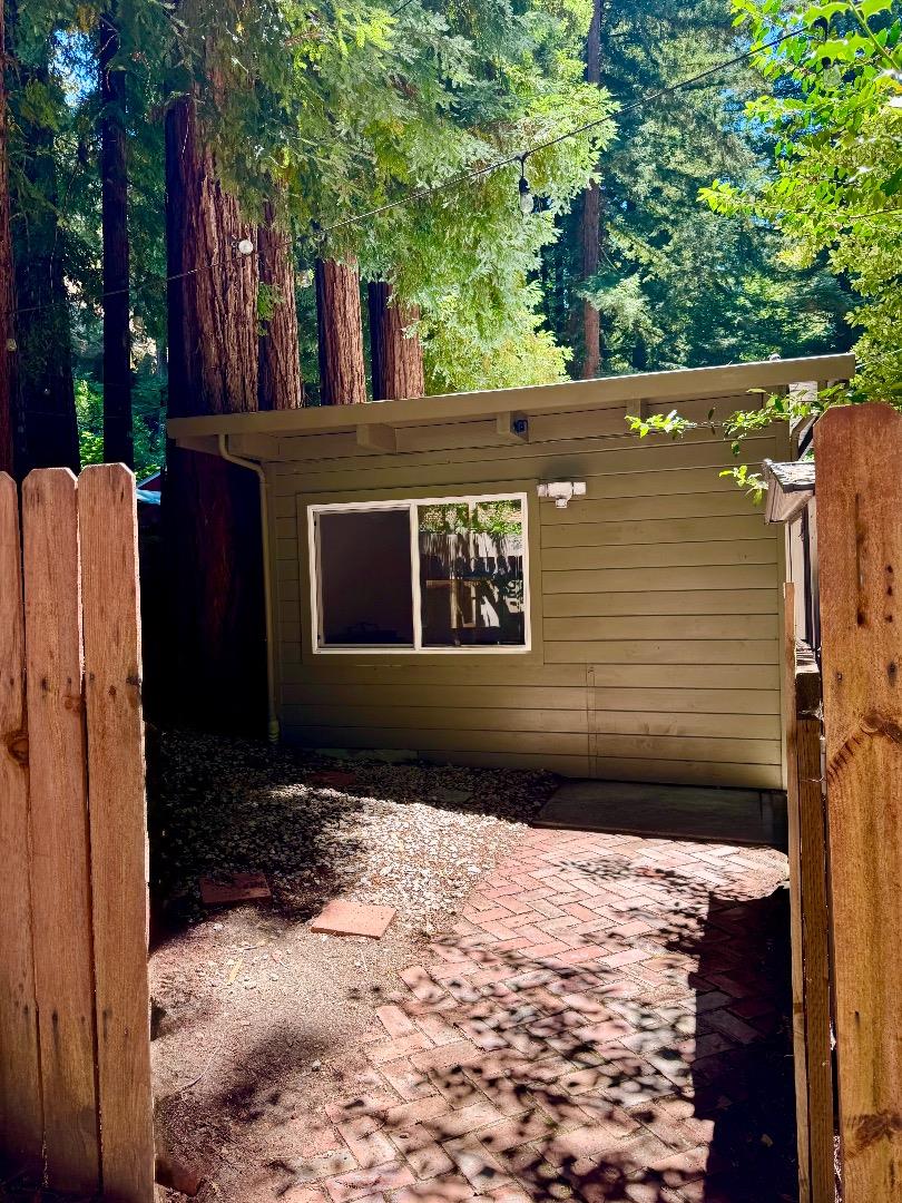 Detail Gallery Image 3 of 27 For 144 Monaco Ln, Boulder Creek,  CA 95006 - 2 Beds | 1 Baths