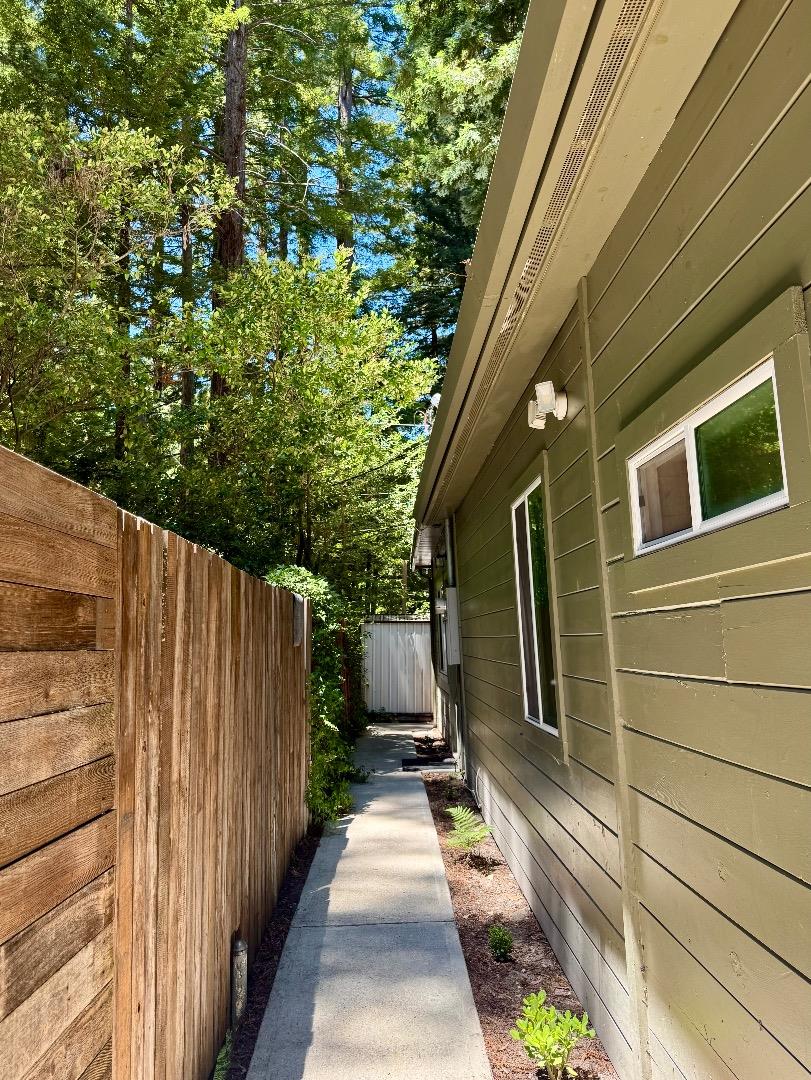 Detail Gallery Image 5 of 27 For 144 Monaco Ln, Boulder Creek,  CA 95006 - 2 Beds | 1 Baths