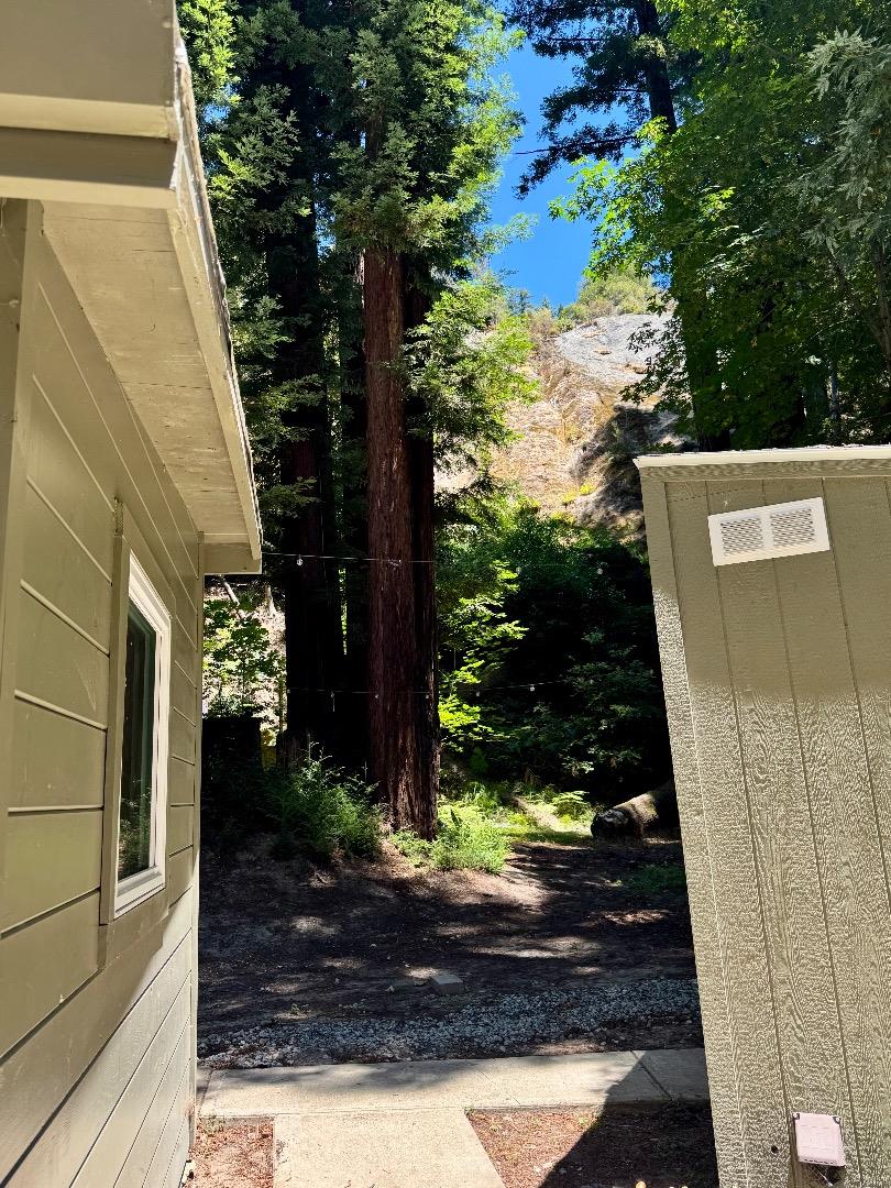 Detail Gallery Image 6 of 27 For 144 Monaco Ln, Boulder Creek,  CA 95006 - 2 Beds | 1 Baths