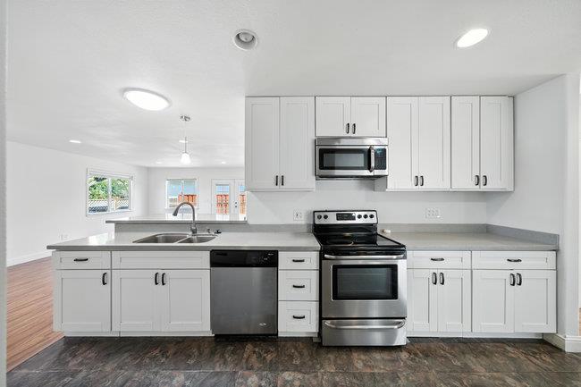 Detail Gallery Image 19 of 46 For 2950 Union Ave, Hayward,  CA 94541 - 3 Beds | 2 Baths