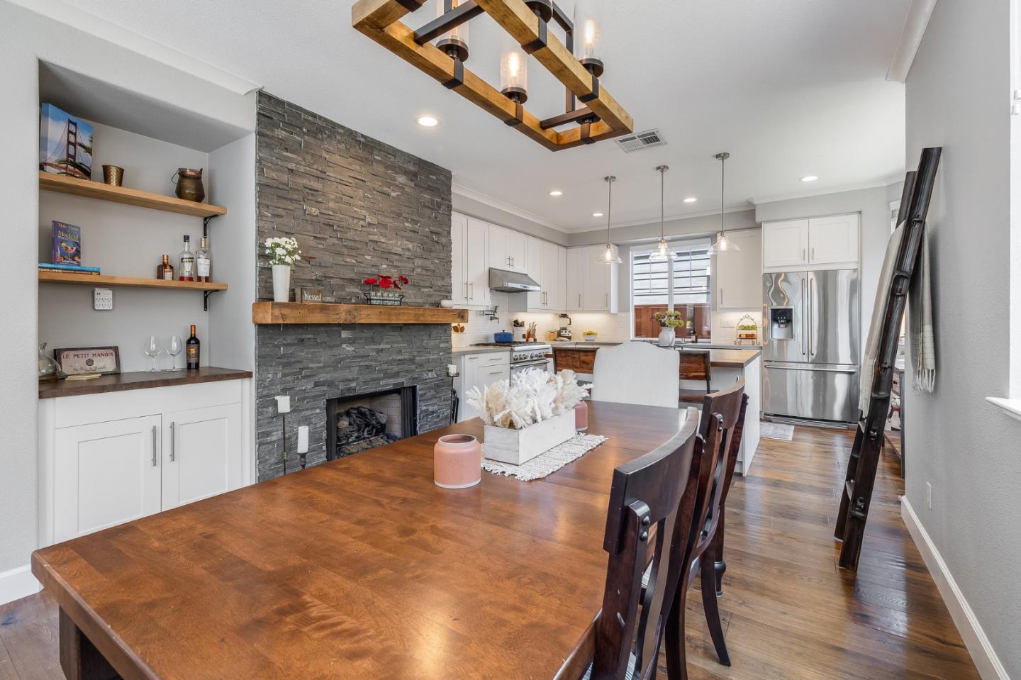 Detail Gallery Image 10 of 44 For 410 Krystallos Ln, Redwood City,  CA 94065 - 4 Beds | 2/1 Baths