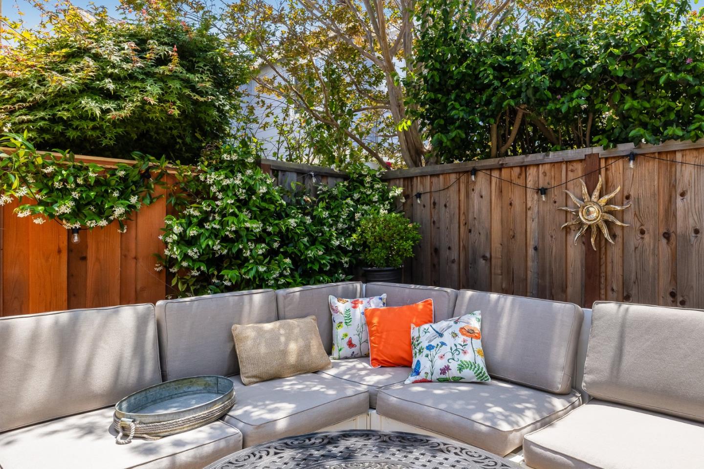 Detail Gallery Image 18 of 44 For 410 Krystallos Ln, Redwood City,  CA 94065 - 4 Beds | 2/1 Baths