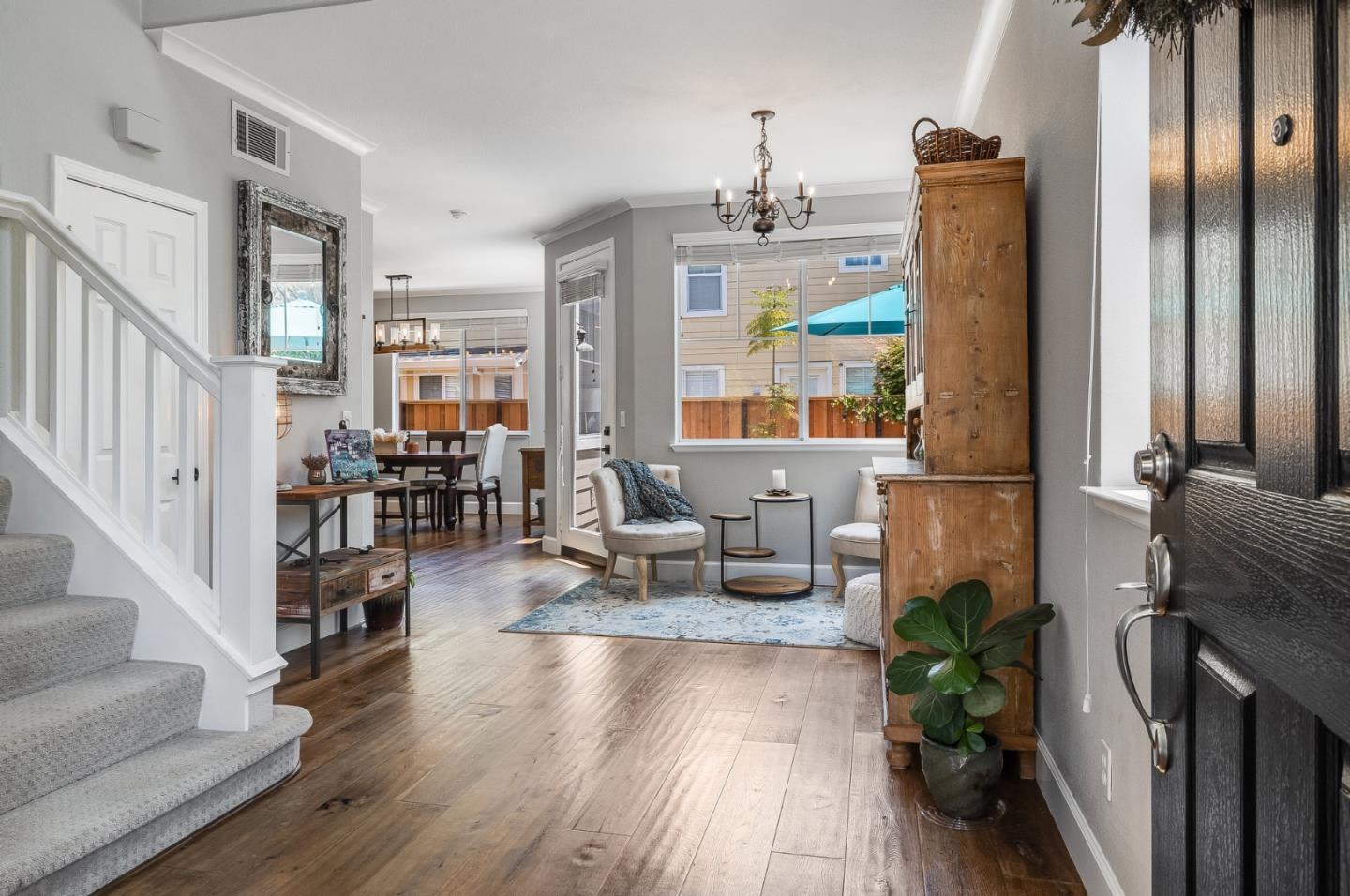 Detail Gallery Image 2 of 44 For 410 Krystallos Ln, Redwood City,  CA 94065 - 4 Beds | 2/1 Baths