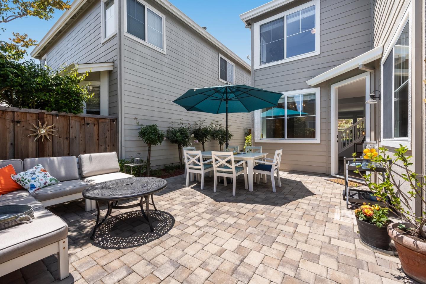 Detail Gallery Image 20 of 44 For 410 Krystallos Ln, Redwood City,  CA 94065 - 4 Beds | 2/1 Baths