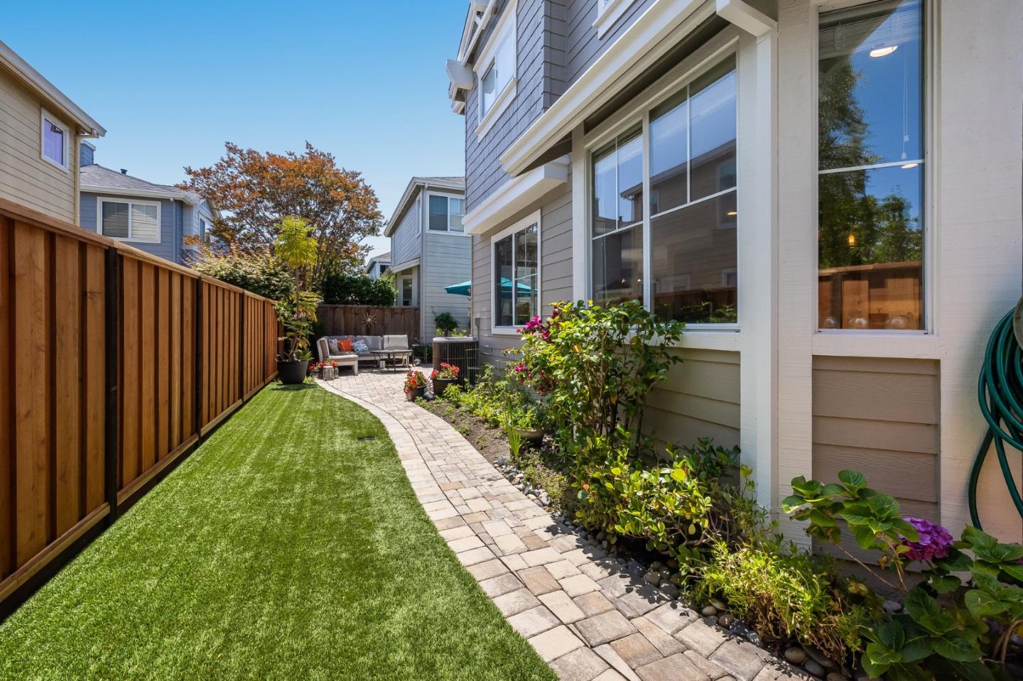 Detail Gallery Image 22 of 44 For 410 Krystallos Ln, Redwood City,  CA 94065 - 4 Beds | 2/1 Baths