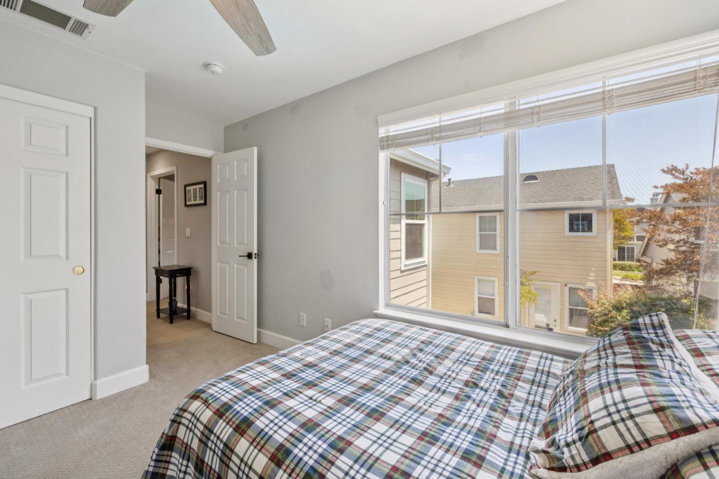 Detail Gallery Image 30 of 44 For 410 Krystallos Ln, Redwood City,  CA 94065 - 4 Beds | 2/1 Baths