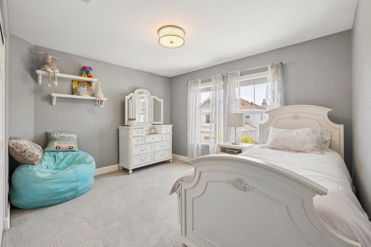 Detail Gallery Image 31 of 44 For 410 Krystallos Ln, Redwood City,  CA 94065 - 4 Beds | 2/1 Baths