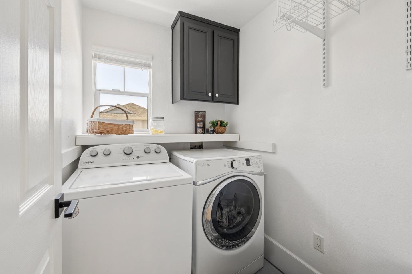 Detail Gallery Image 35 of 44 For 410 Krystallos Ln, Redwood City,  CA 94065 - 4 Beds | 2/1 Baths