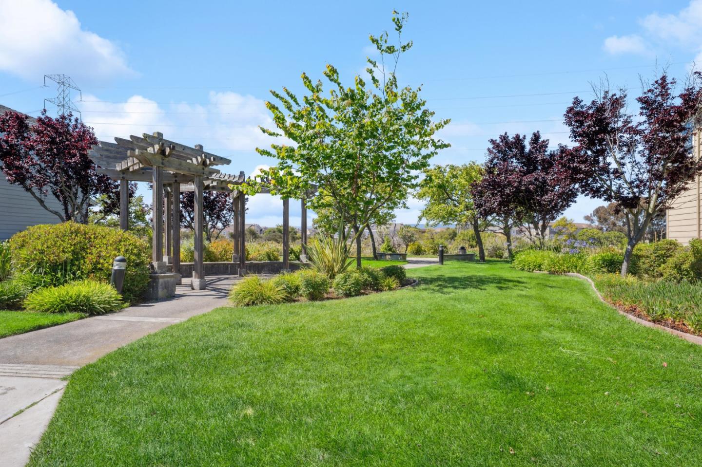 Detail Gallery Image 38 of 44 For 410 Krystallos Ln, Redwood City,  CA 94065 - 4 Beds | 2/1 Baths