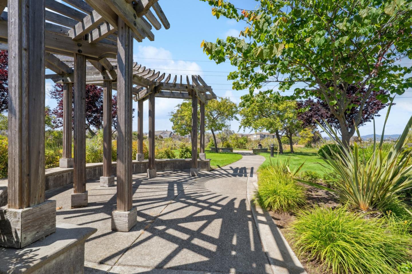 Detail Gallery Image 39 of 44 For 410 Krystallos Ln, Redwood City,  CA 94065 - 4 Beds | 2/1 Baths