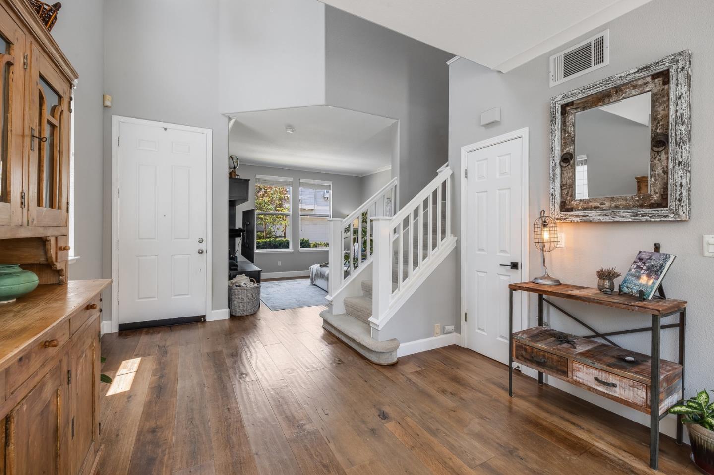 Detail Gallery Image 6 of 44 For 410 Krystallos Ln, Redwood City,  CA 94065 - 4 Beds | 2/1 Baths