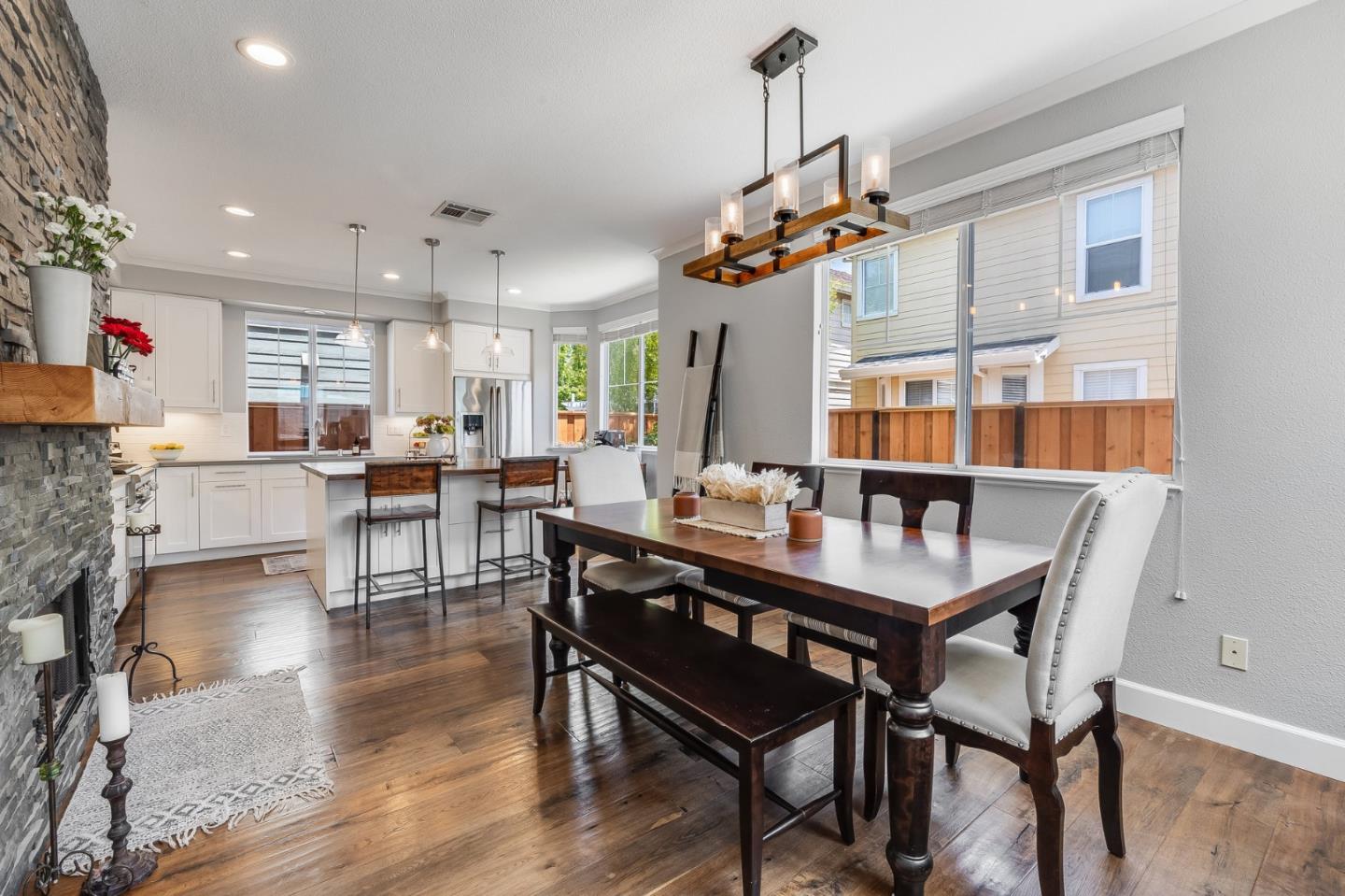 Detail Gallery Image 8 of 44 For 410 Krystallos Ln, Redwood City,  CA 94065 - 4 Beds | 2/1 Baths