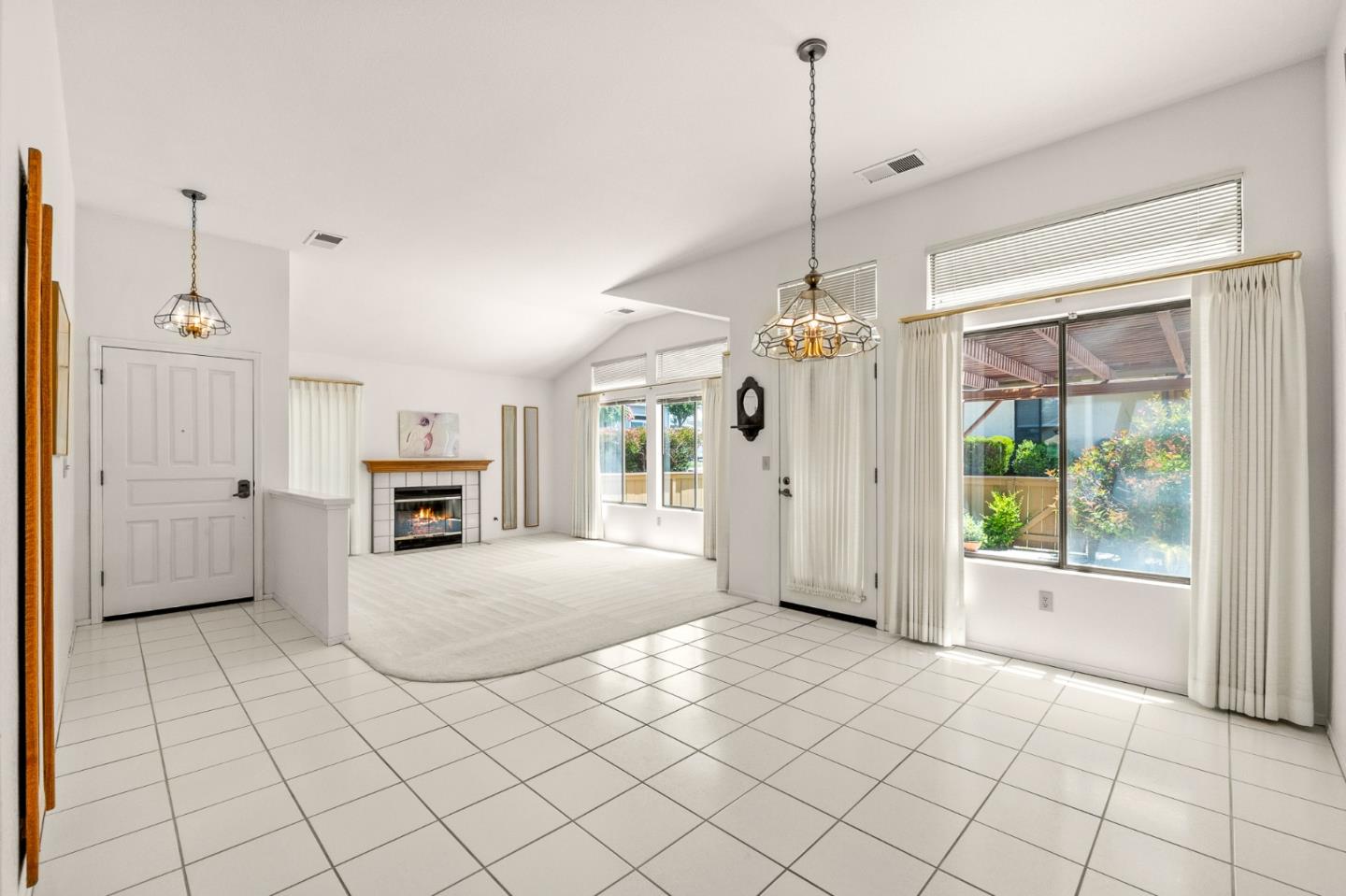 Detail Gallery Image 4 of 24 For 7648 Falkirk Dr, San Jose,  CA 95135 - 2 Beds | 2 Baths