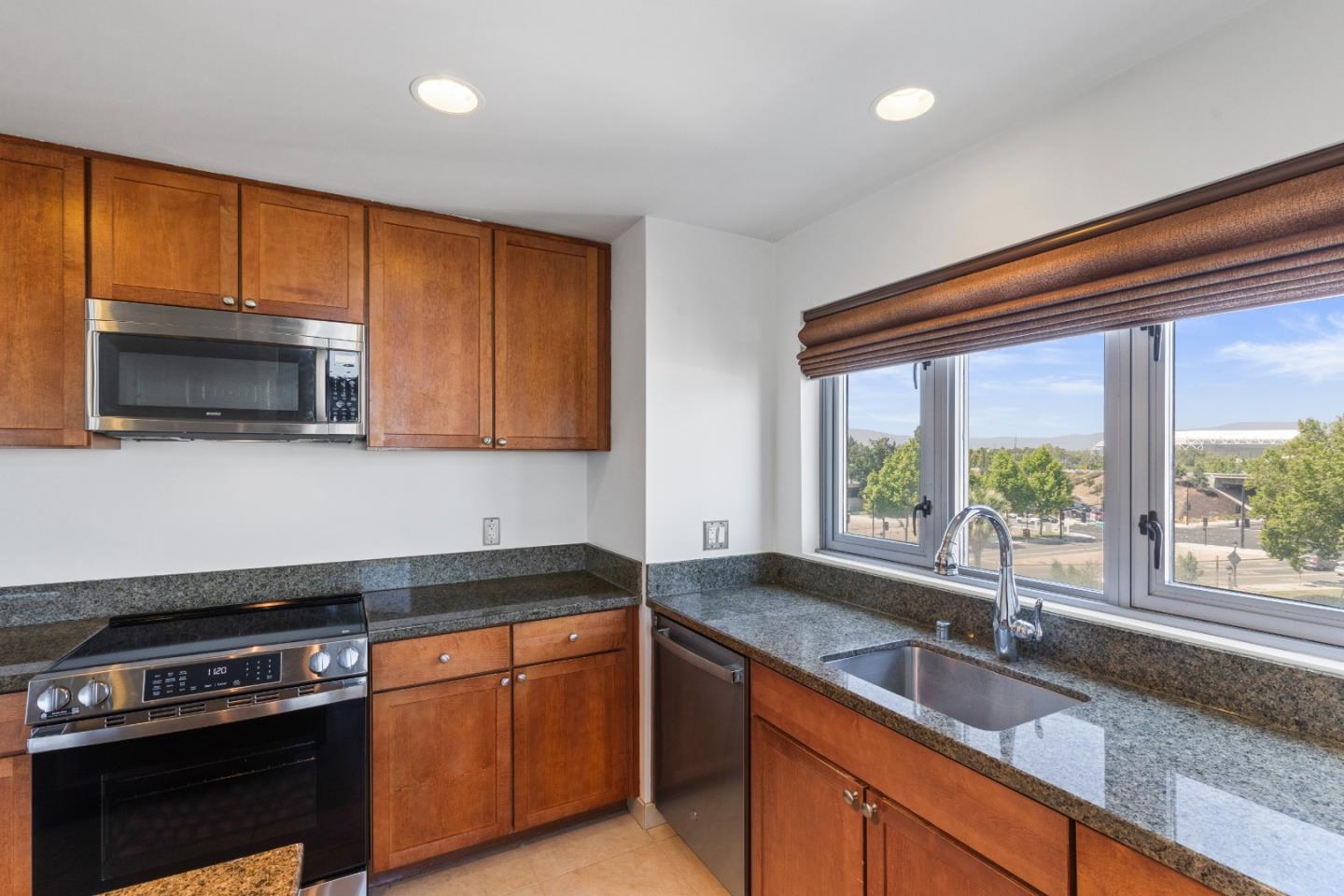 Detail Gallery Image 10 of 27 For 175 W Saint James St #506,  San Jose,  CA 95110 - 2 Beds | 2 Baths
