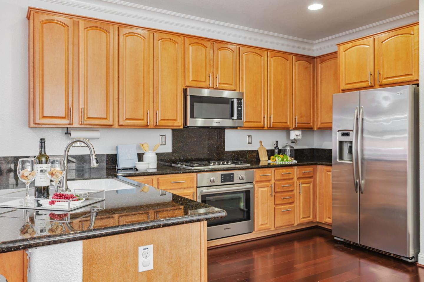 Detail Gallery Image 10 of 34 For 8940 Acorn Way, Gilroy,  CA 95020 - 4 Beds | 2/1 Baths