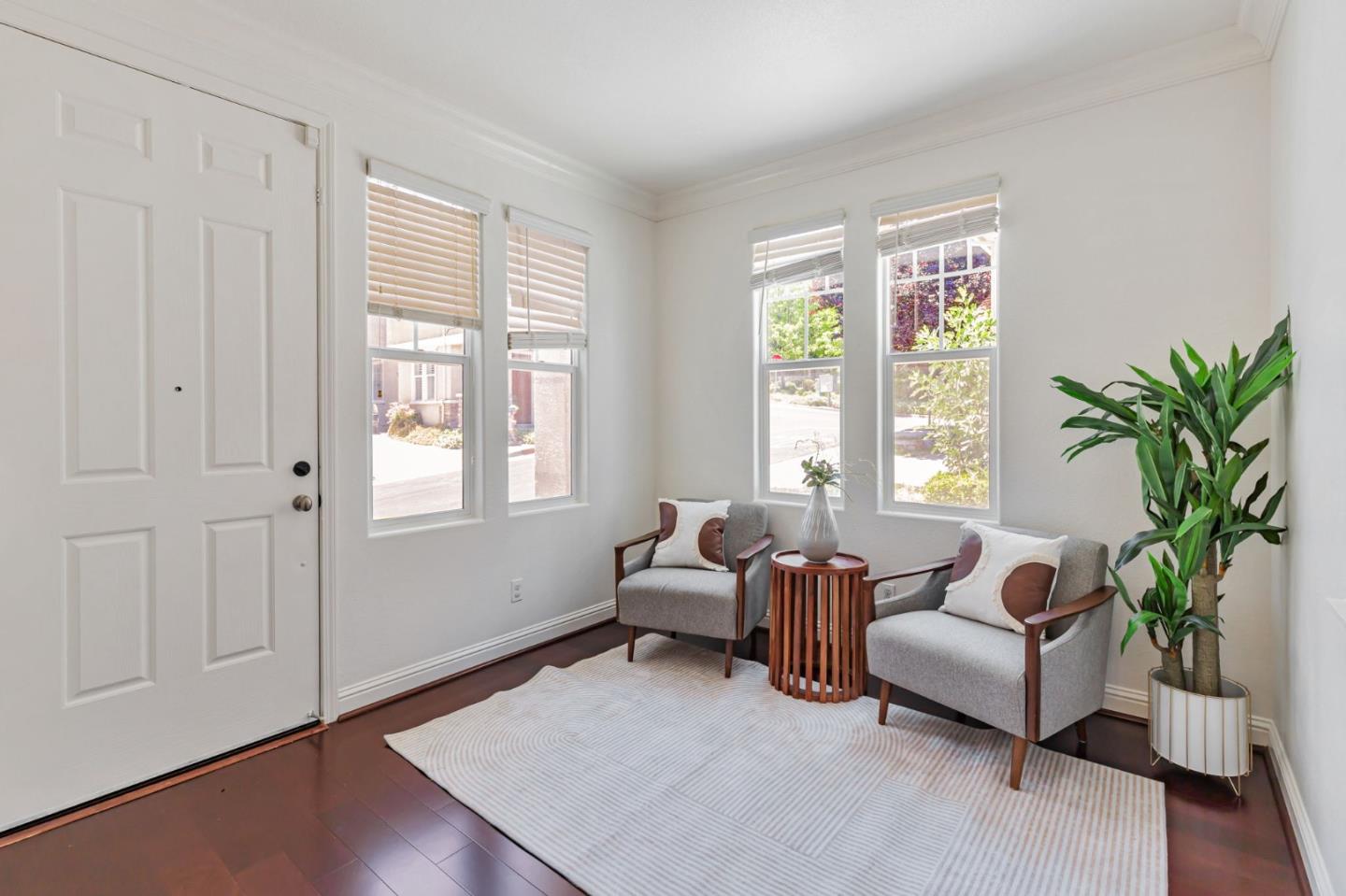 Detail Gallery Image 2 of 34 For 8940 Acorn Way, Gilroy,  CA 95020 - 4 Beds | 2/1 Baths