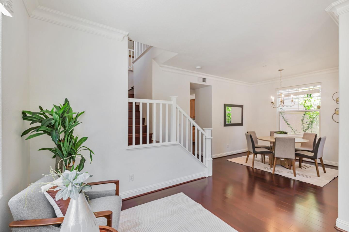 Detail Gallery Image 3 of 34 For 8940 Acorn Way, Gilroy,  CA 95020 - 4 Beds | 2/1 Baths