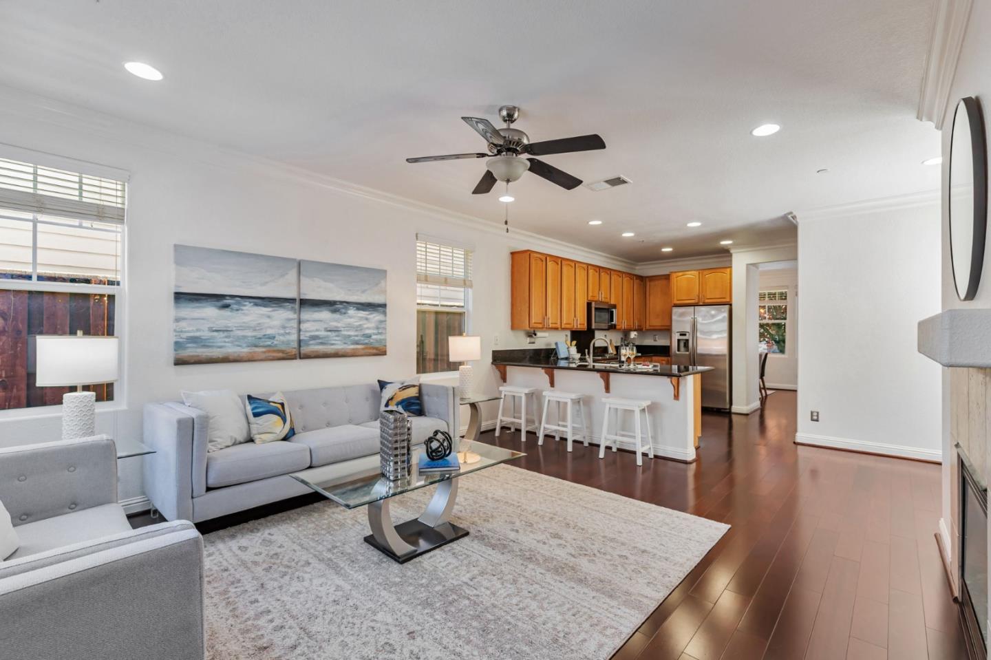 Detail Gallery Image 4 of 34 For 8940 Acorn Way, Gilroy,  CA 95020 - 4 Beds | 2/1 Baths