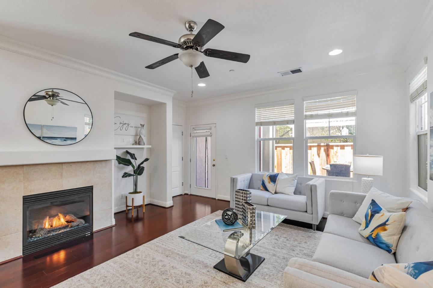 Detail Gallery Image 6 of 34 For 8940 Acorn Way, Gilroy,  CA 95020 - 4 Beds | 2/1 Baths