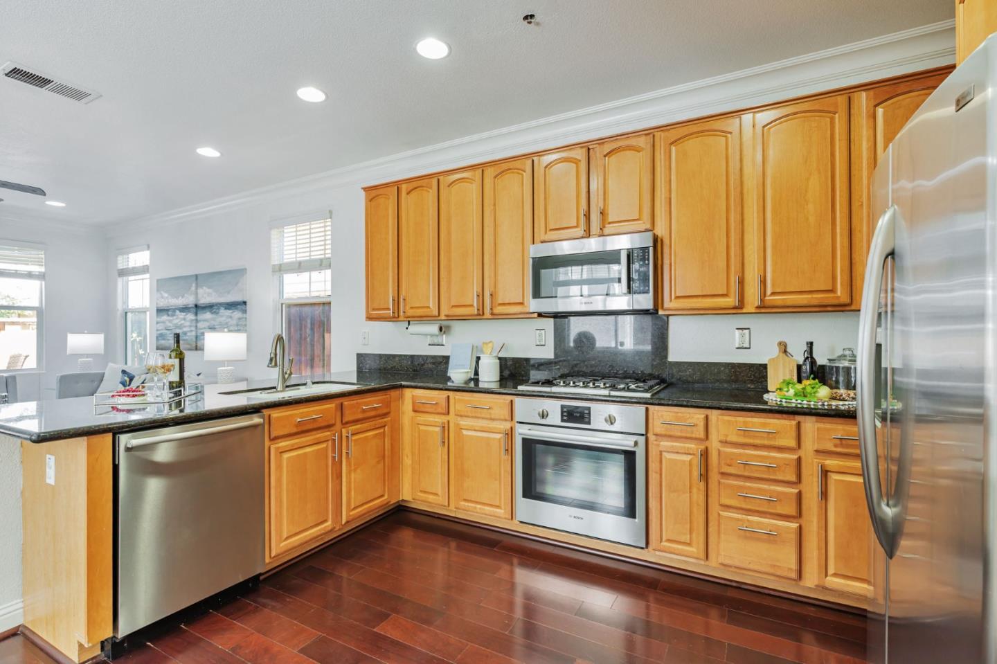 Detail Gallery Image 8 of 34 For 8940 Acorn Way, Gilroy,  CA 95020 - 4 Beds | 2/1 Baths