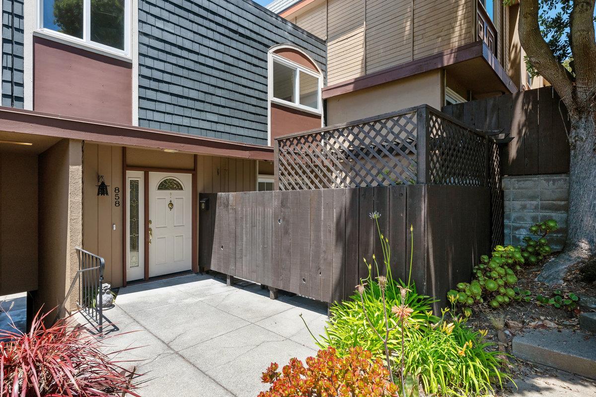 Detail Gallery Image 2 of 38 For 858 Stonegate Dr, South San Francisco,  CA 94080 - 3 Beds | 1/2 Baths