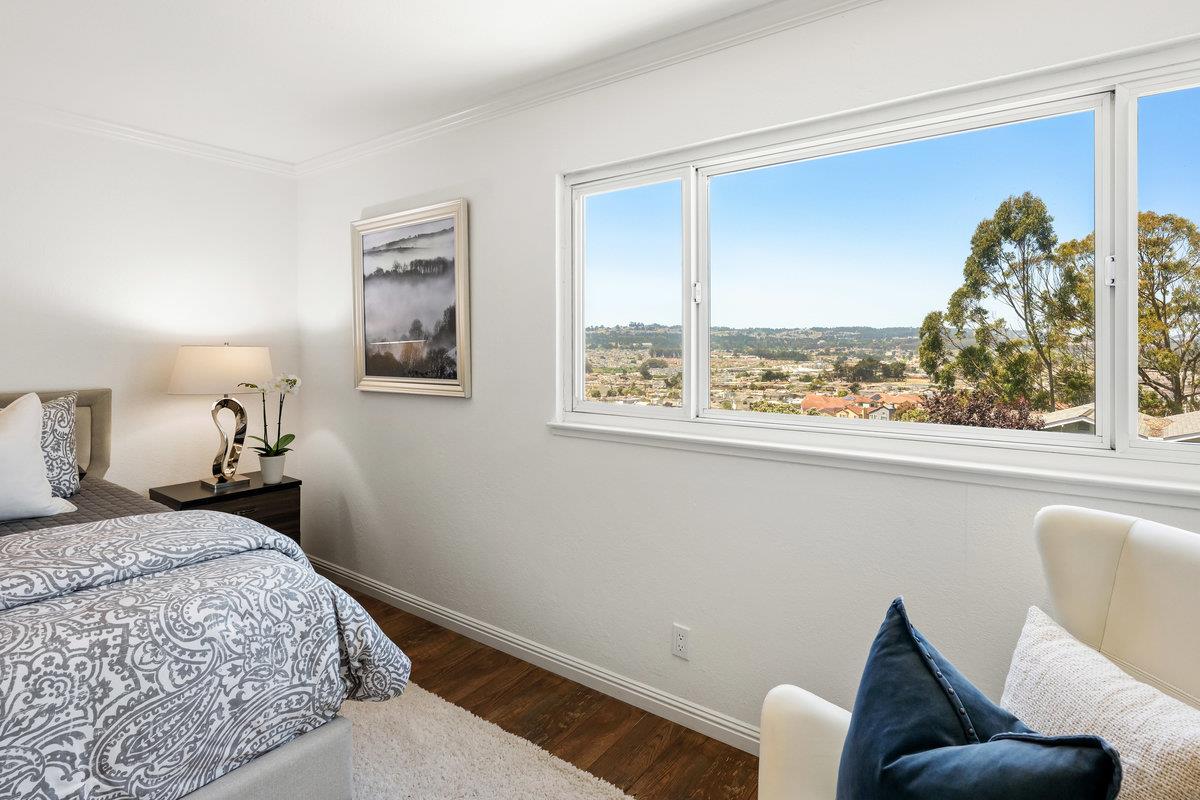 Detail Gallery Image 22 of 38 For 858 Stonegate Dr, South San Francisco,  CA 94080 - 3 Beds | 1/2 Baths