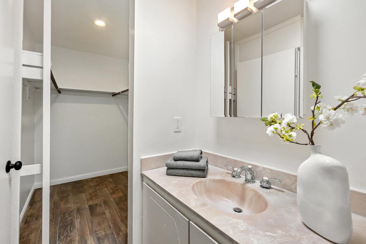 Detail Gallery Image 24 of 38 For 858 Stonegate Dr, South San Francisco,  CA 94080 - 3 Beds | 1/2 Baths