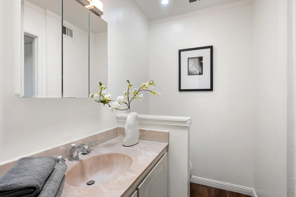 Detail Gallery Image 25 of 38 For 858 Stonegate Dr, South San Francisco,  CA 94080 - 3 Beds | 1/2 Baths