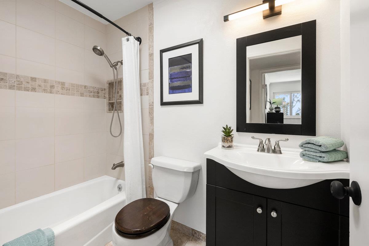 Detail Gallery Image 32 of 38 For 858 Stonegate Dr, South San Francisco,  CA 94080 - 3 Beds | 1/2 Baths