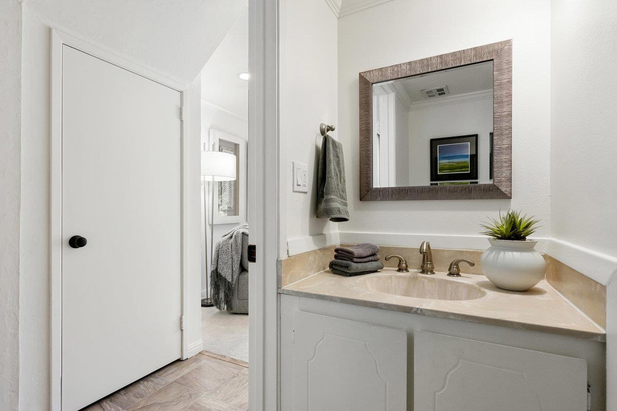 Detail Gallery Image 33 of 38 For 858 Stonegate Dr, South San Francisco,  CA 94080 - 3 Beds | 1/2 Baths