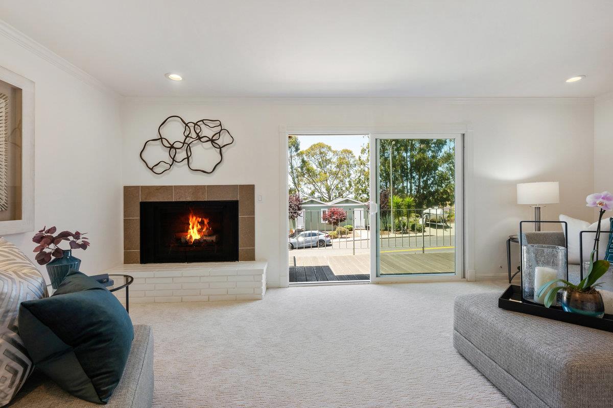 Detail Gallery Image 5 of 38 For 858 Stonegate Dr, South San Francisco,  CA 94080 - 3 Beds | 1/2 Baths