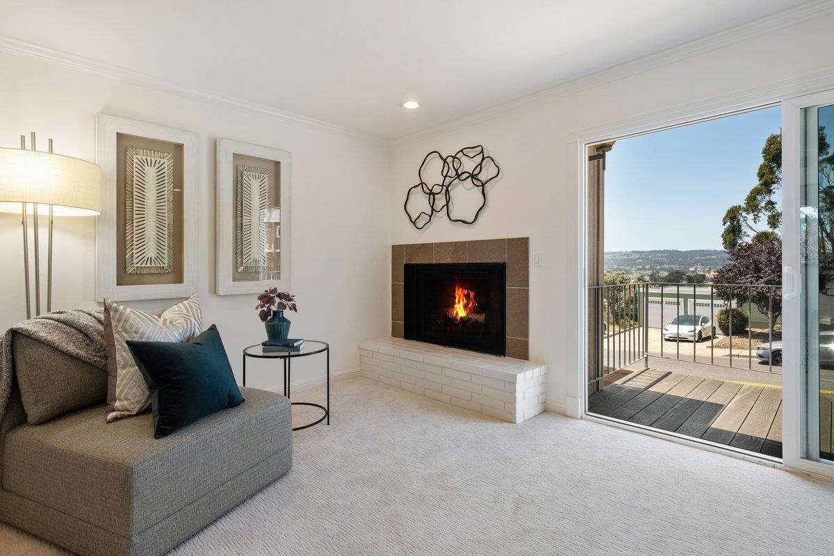 Detail Gallery Image 6 of 38 For 858 Stonegate Dr, South San Francisco,  CA 94080 - 3 Beds | 1/2 Baths