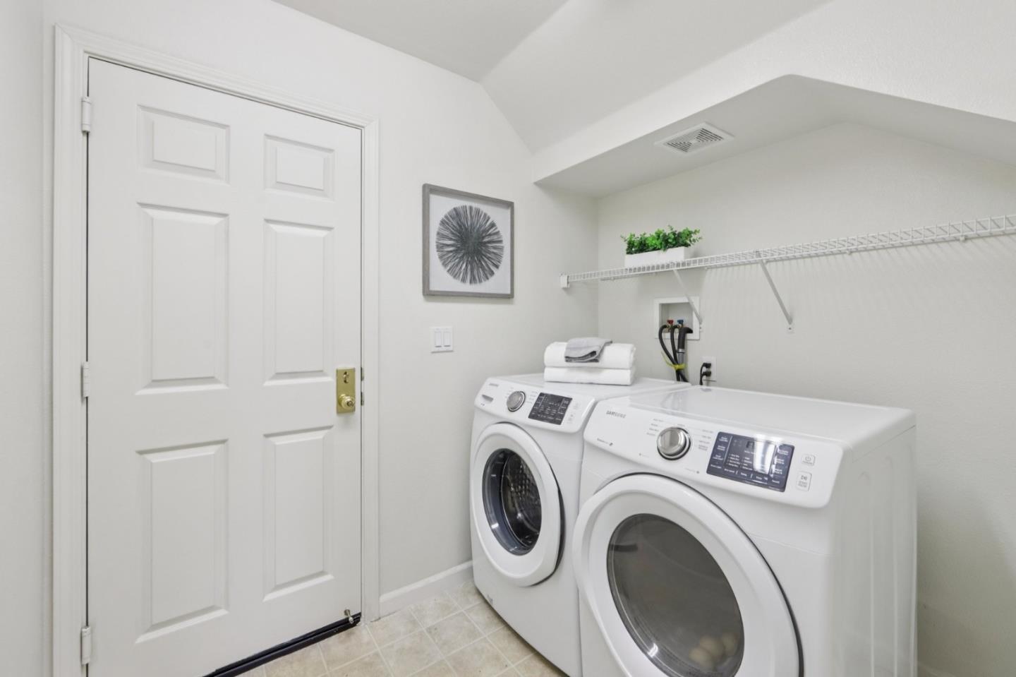 Detail Gallery Image 25 of 37 For 158 Oak Ave, South San Francisco,  CA 94080 - 3 Beds | 3/1 Baths