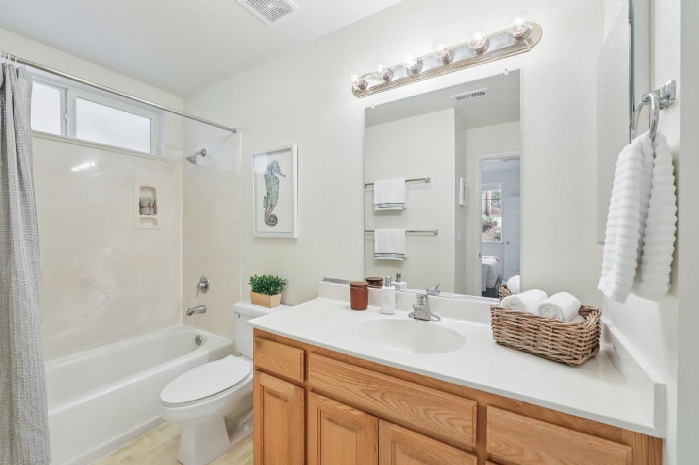 Detail Gallery Image 26 of 37 For 158 Oak Ave, South San Francisco,  CA 94080 - 3 Beds | 3/1 Baths