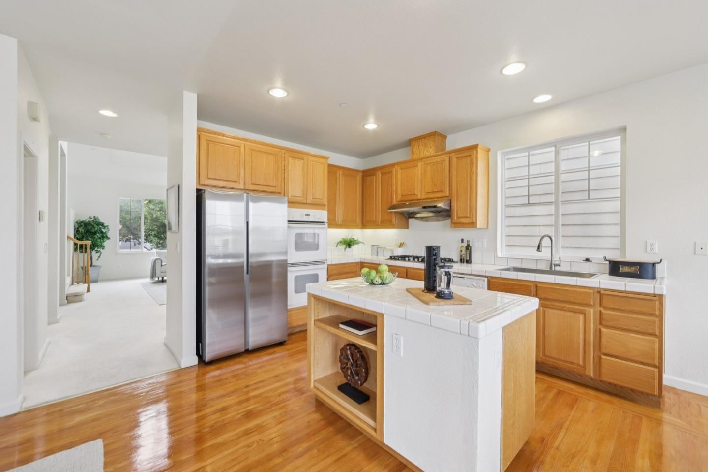 Detail Gallery Image 3 of 37 For 158 Oak Ave, South San Francisco,  CA 94080 - 3 Beds | 3/1 Baths