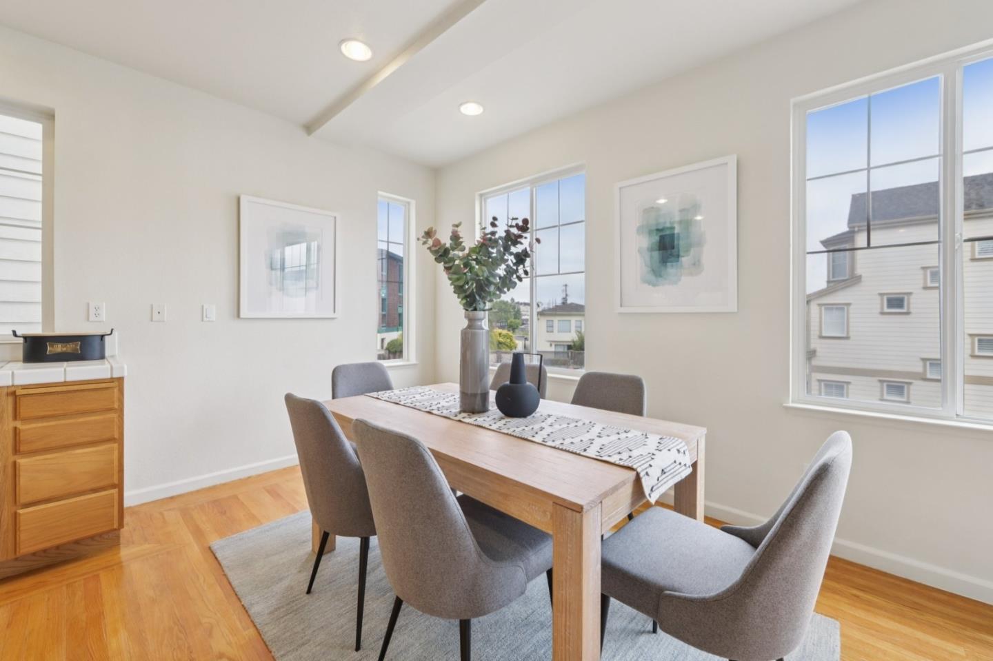 Detail Gallery Image 5 of 37 For 158 Oak Ave, South San Francisco,  CA 94080 - 3 Beds | 3/1 Baths