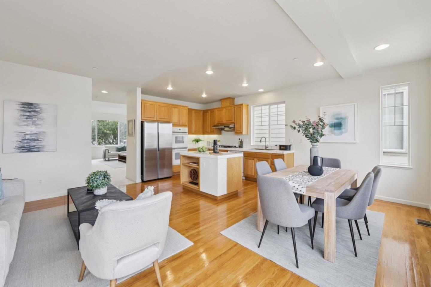 Detail Gallery Image 6 of 37 For 158 Oak Ave, South San Francisco,  CA 94080 - 3 Beds | 3/1 Baths