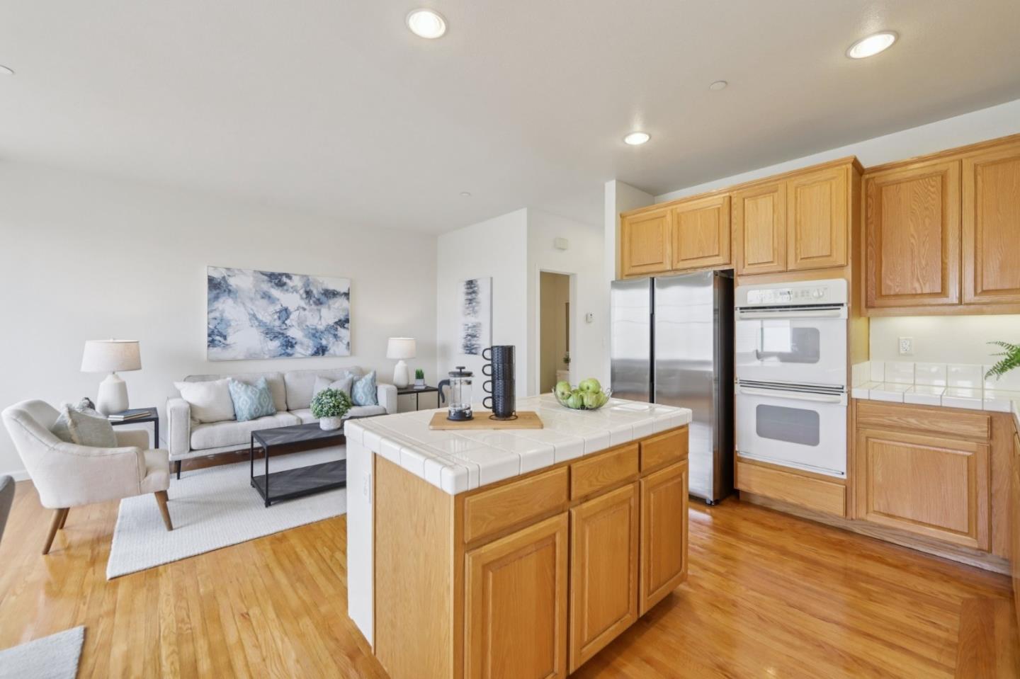 Detail Gallery Image 8 of 37 For 158 Oak Ave, South San Francisco,  CA 94080 - 3 Beds | 3/1 Baths