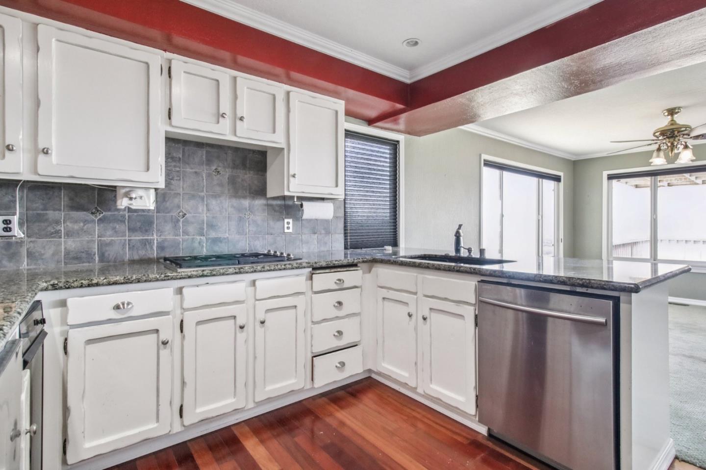 Detail Gallery Image 15 of 36 For 17365 Oak Leaf Dr, Morgan Hill,  CA 95037 - 4 Beds | 2/1 Baths