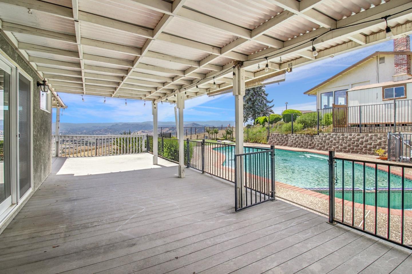 Detail Gallery Image 20 of 36 For 17365 Oak Leaf Dr, Morgan Hill,  CA 95037 - 4 Beds | 2/1 Baths