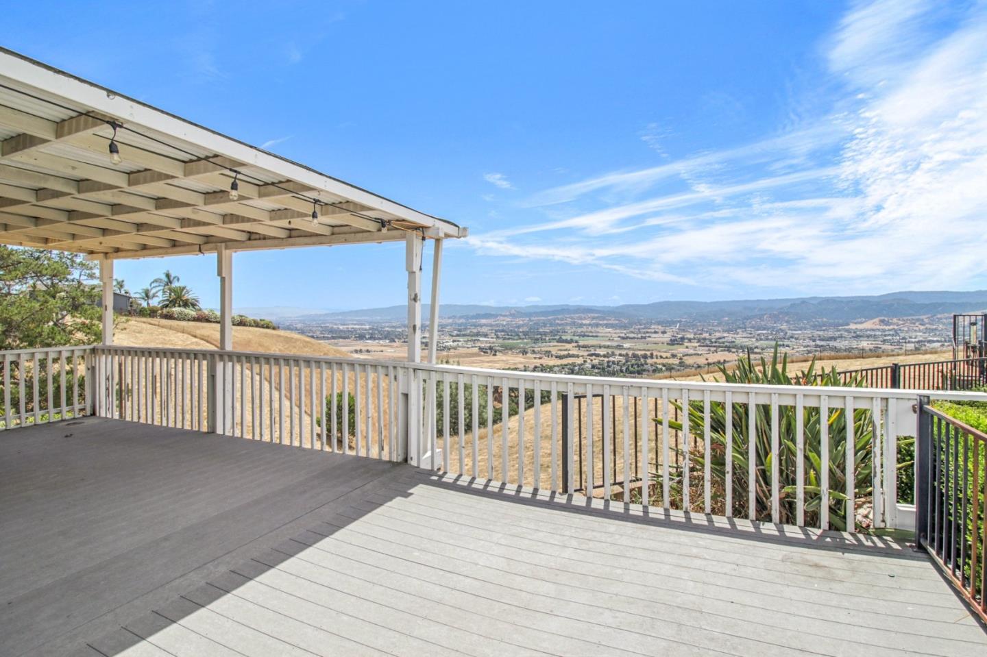 Detail Gallery Image 21 of 36 For 17365 Oak Leaf Dr, Morgan Hill,  CA 95037 - 4 Beds | 2/1 Baths