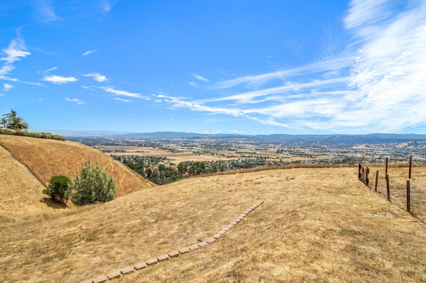 Detail Gallery Image 27 of 36 For 17365 Oak Leaf Dr, Morgan Hill,  CA 95037 - 4 Beds | 2/1 Baths